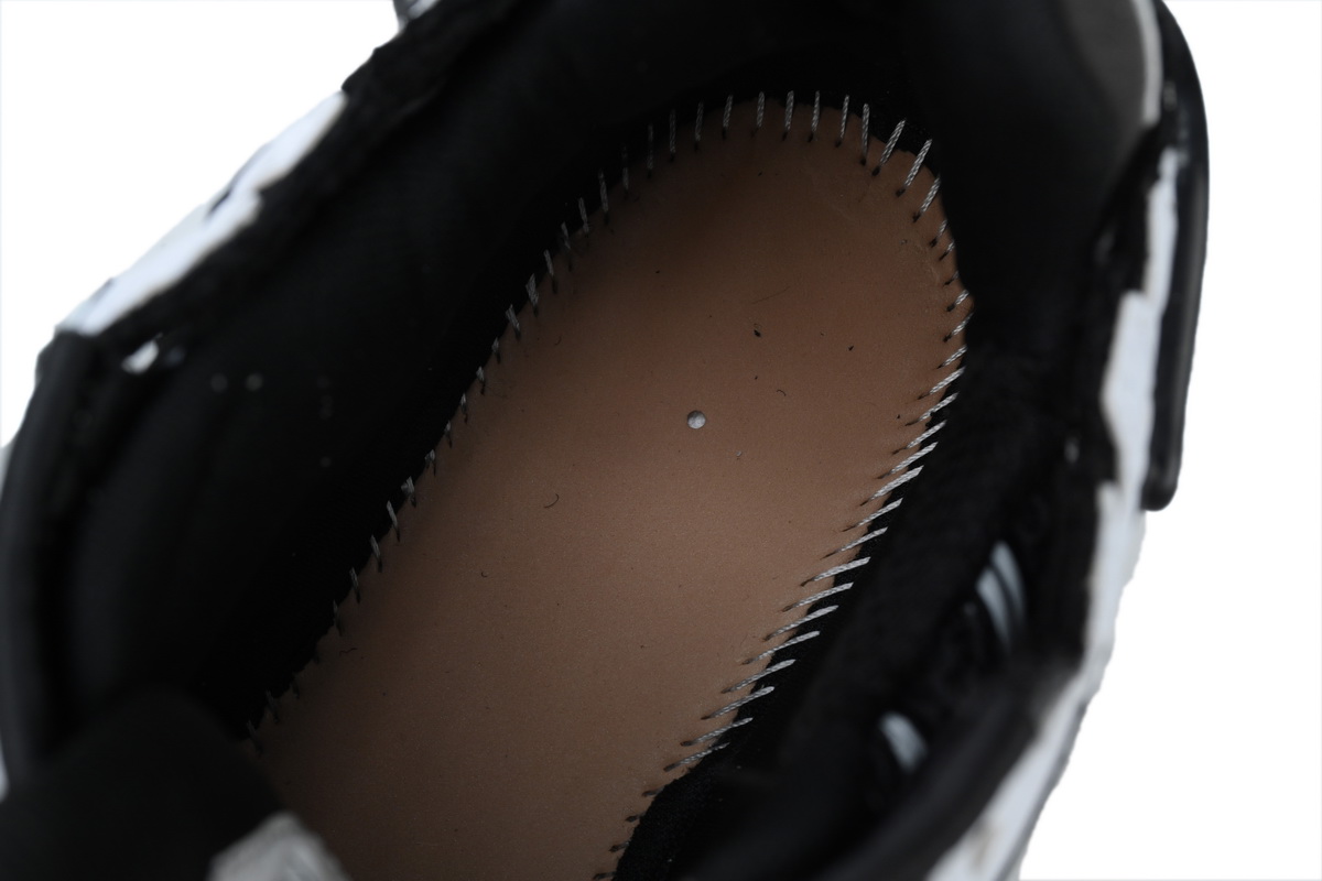 Balenciaga Runner Sneaker Black White 677403 Q3RB2 9010