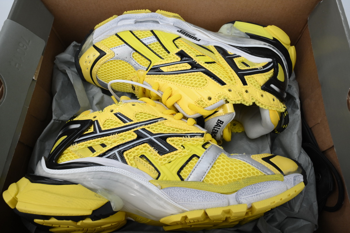 Balenciaga Runner Sneaker Black Yellow 677402 W2RJ5 2006