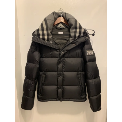【TOP Version】Burberry Hooded Puffer Jacket with Hood 01