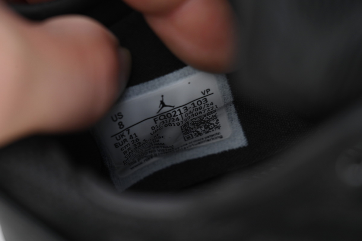 Air Jordan 39 Black and White FQ0213-103