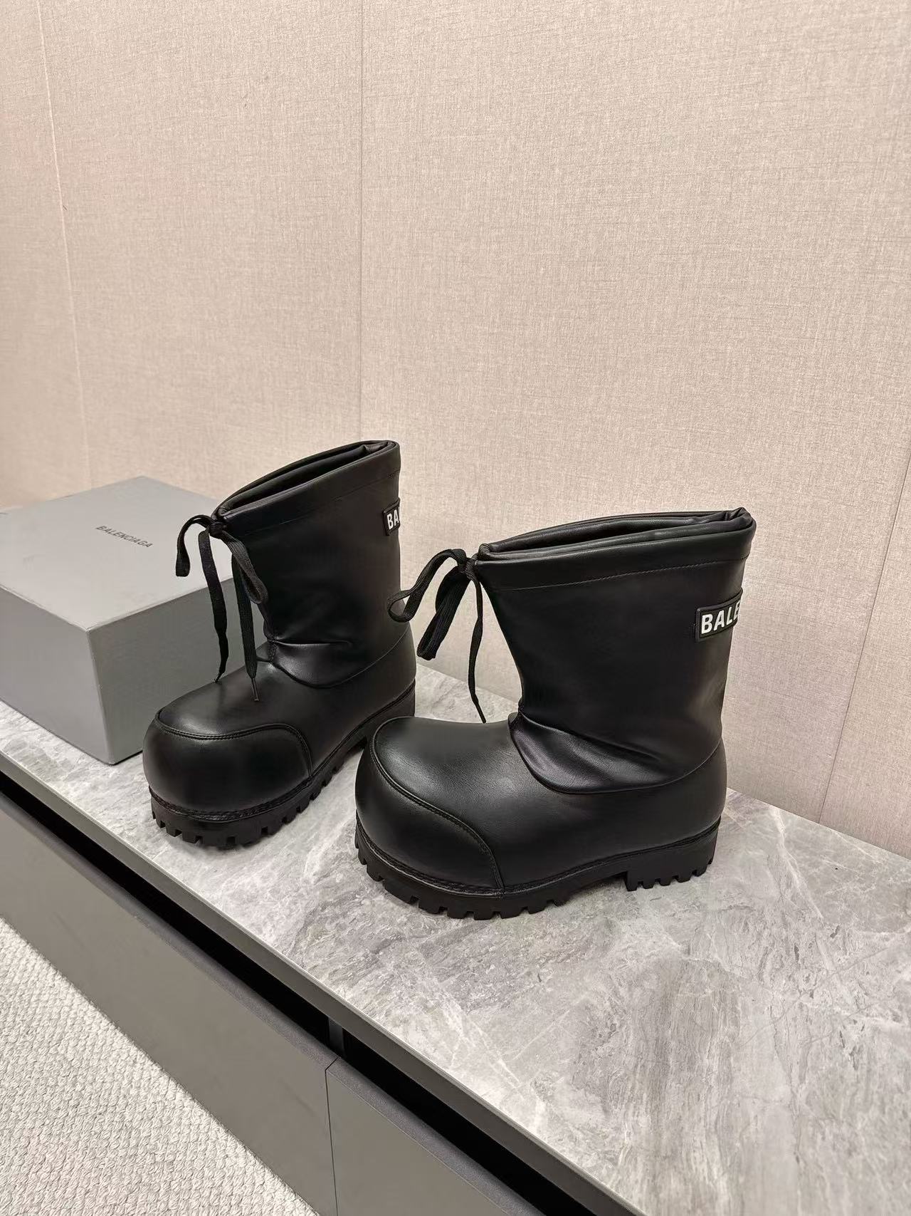 Balenciaga Black Alaska Low Boot PB 241028