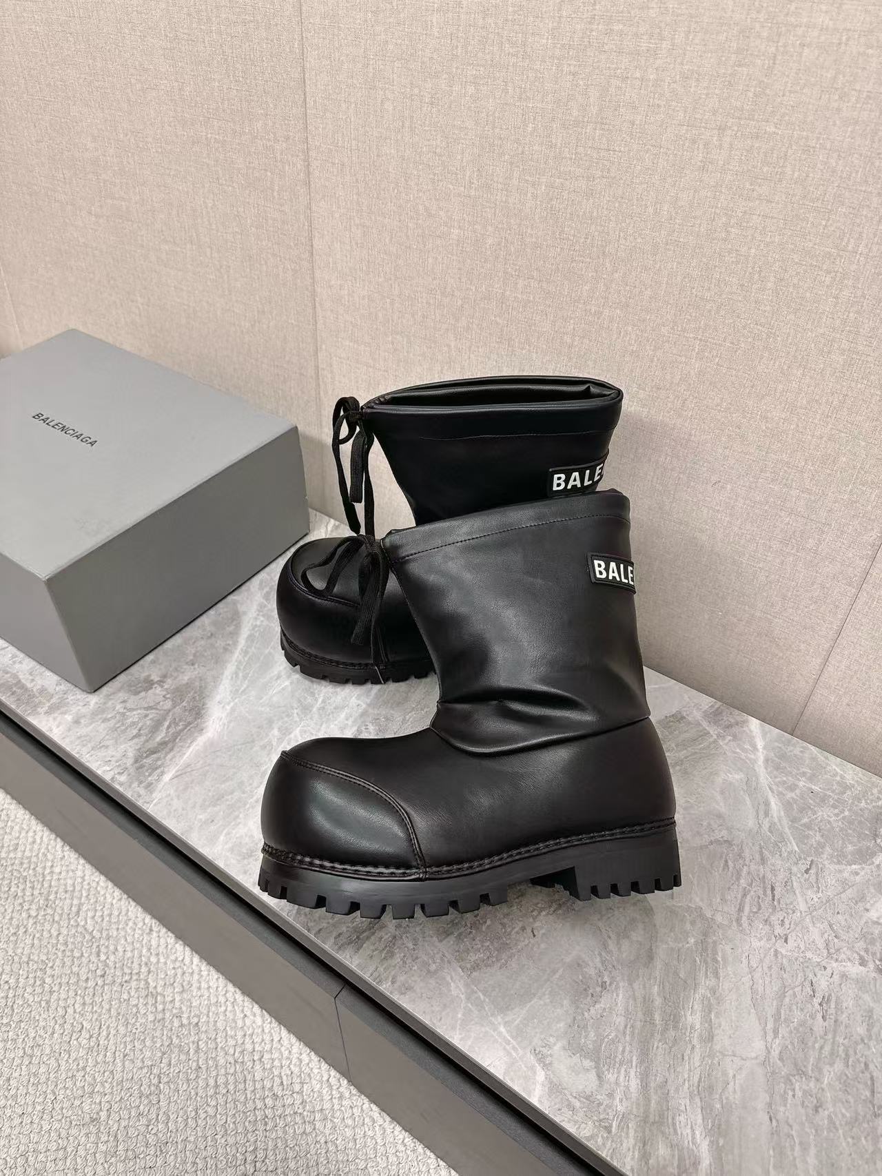 Balenciaga Black Alaska Low Boot PB 241028