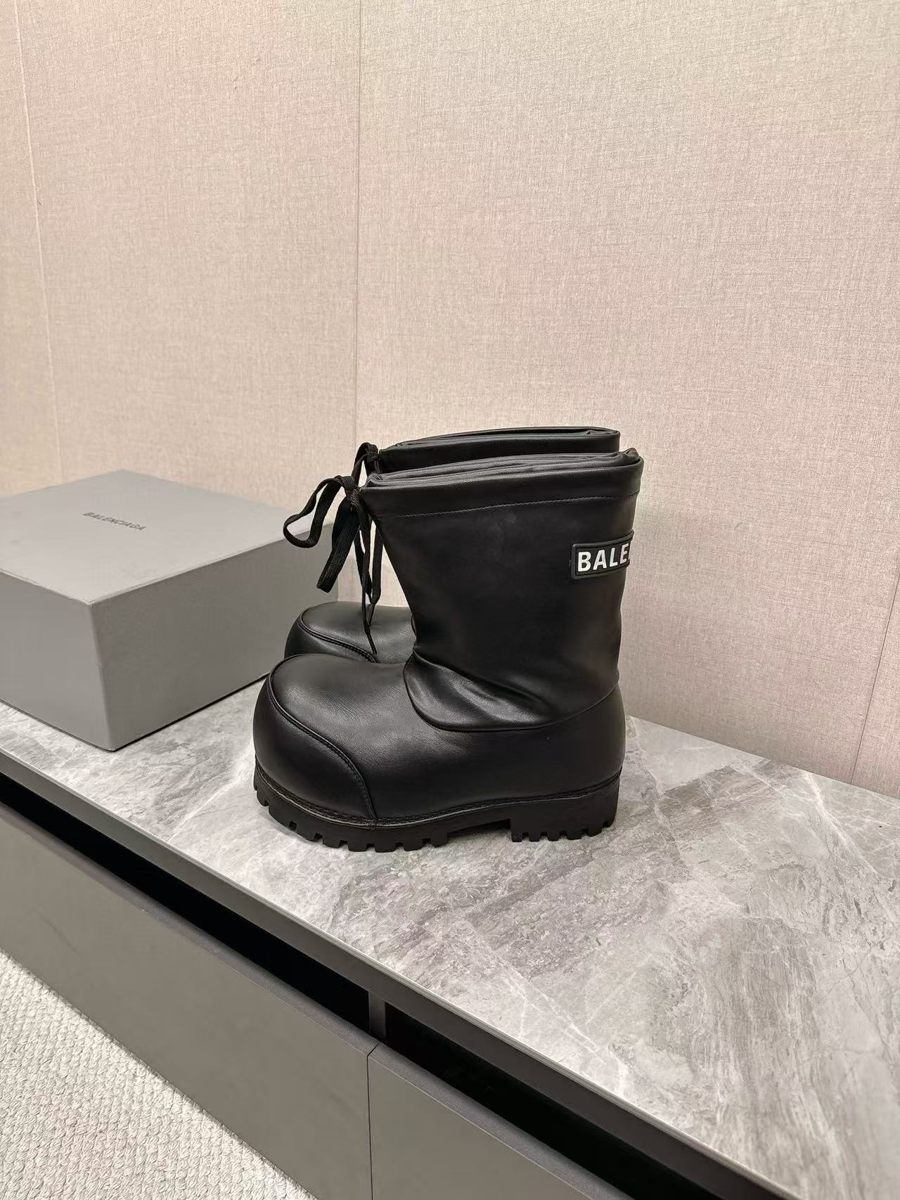 Balenciaga Black Alaska Low Boot PB 241028