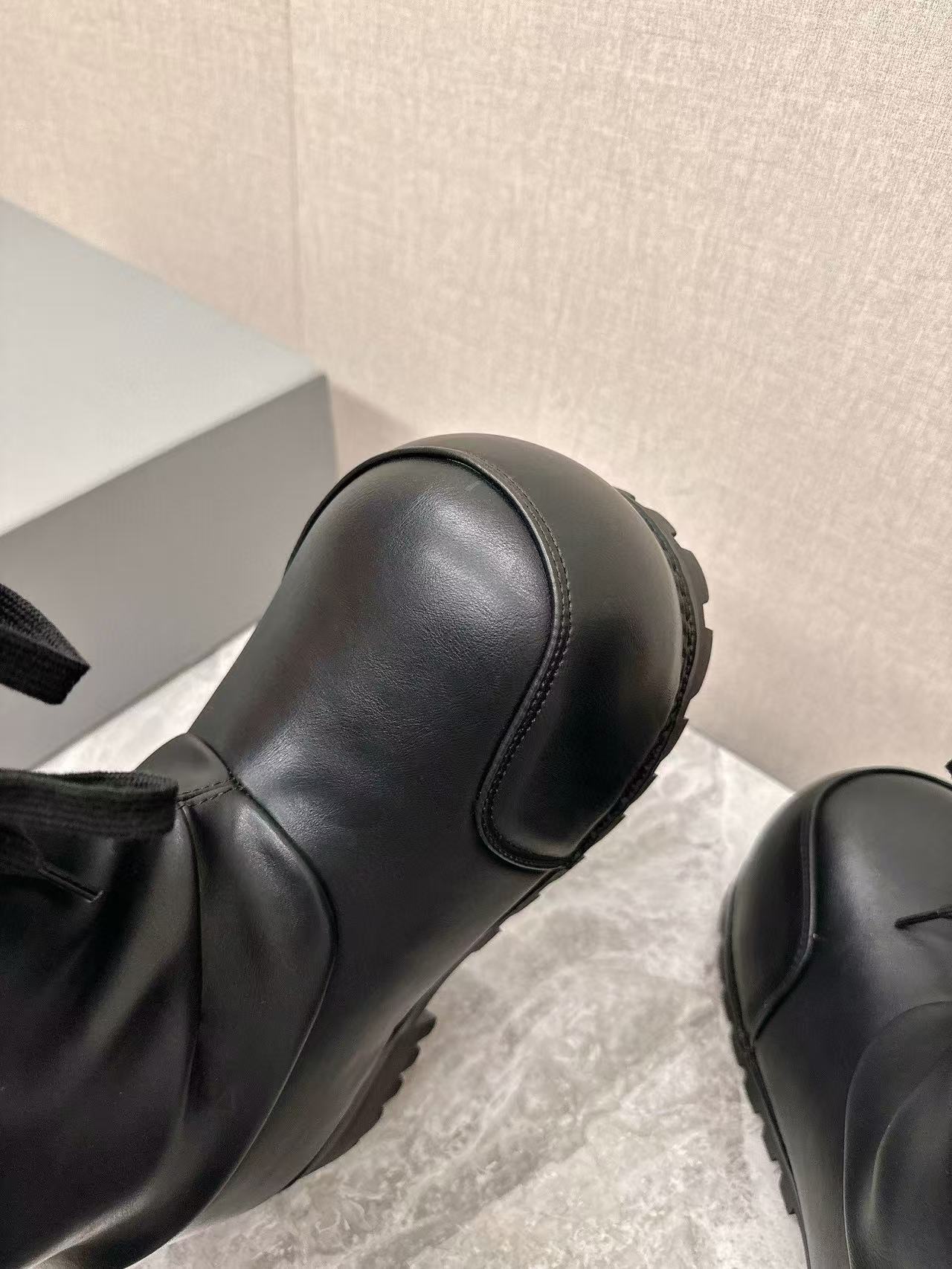 Balenciaga Black Alaska Low Boot PB 241028