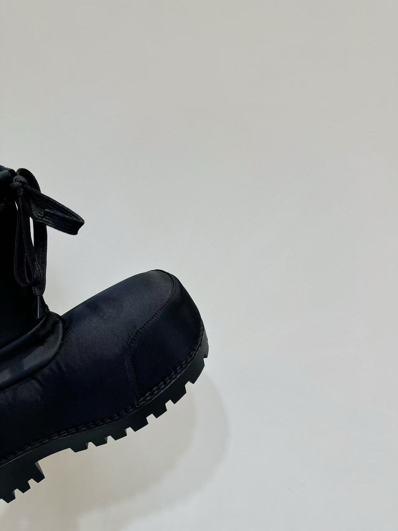 Balenciaga Black Alaska Low Nylon Snow Boot PB 241028