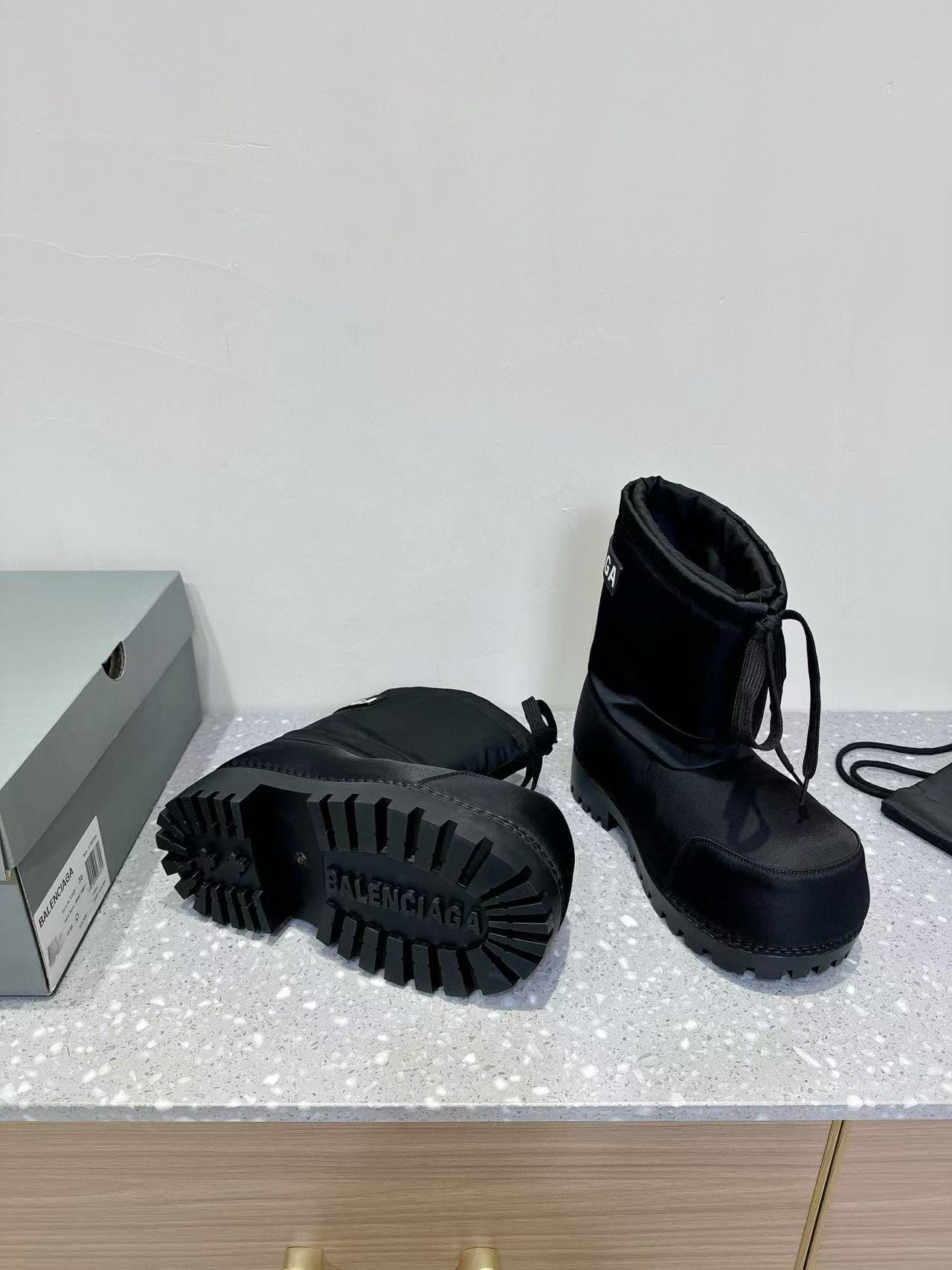 Balenciaga Black Alaska Low Nylon Snow Boot PB 241028