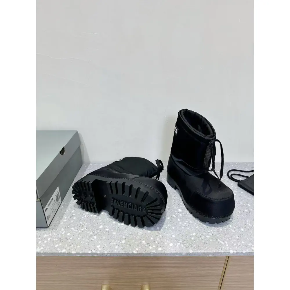 Balenciaga Black Alaska Low Nylon Snow Boot PB 241028