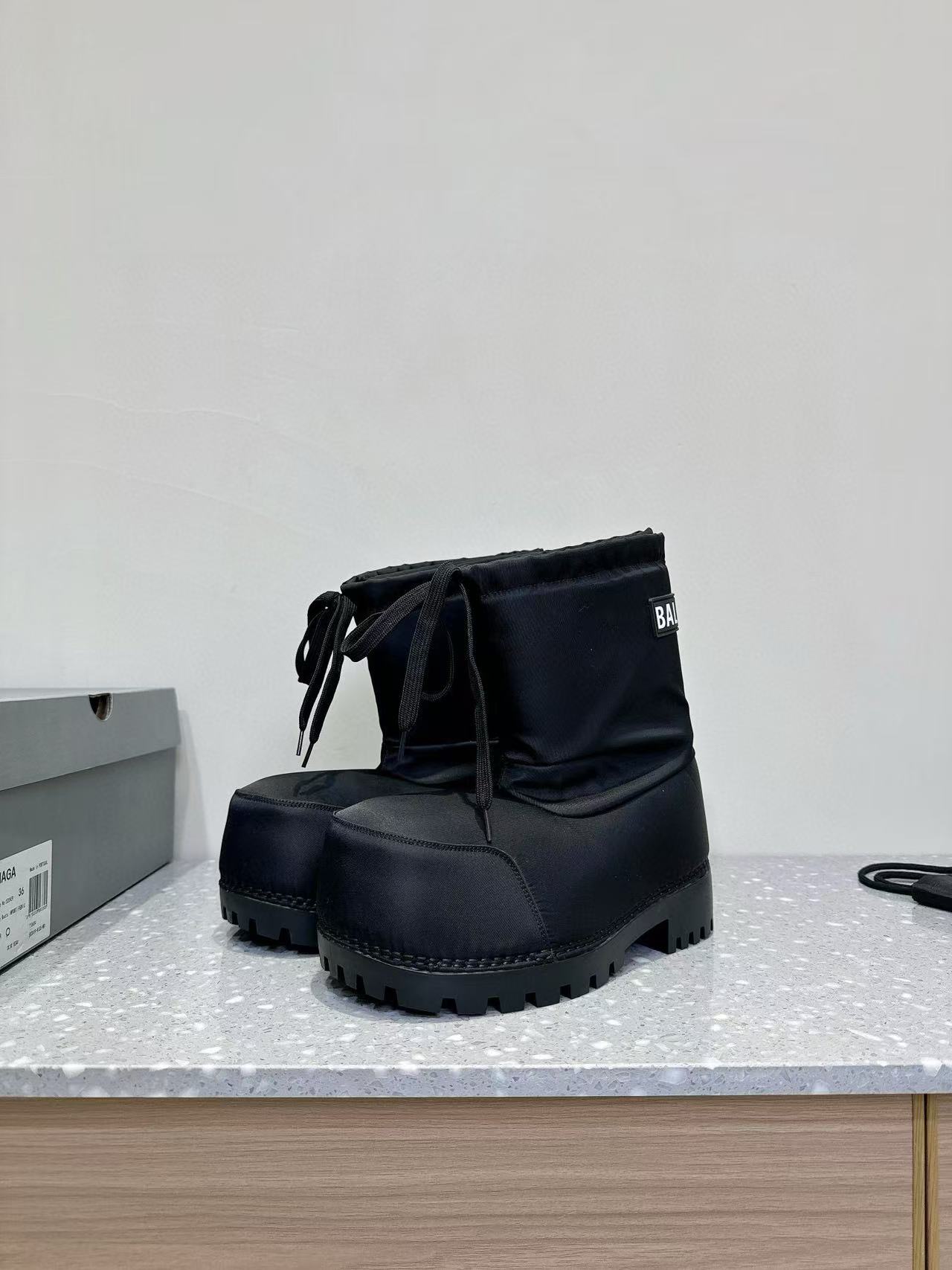 Balenciaga Black Alaska Low Nylon Snow Boot PB 241028