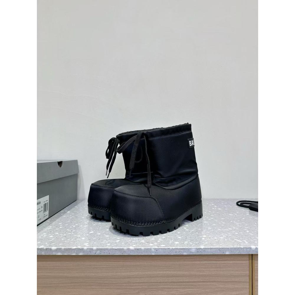 Balenciaga Black Alaska Low Nylon Snow Boot PB 241028