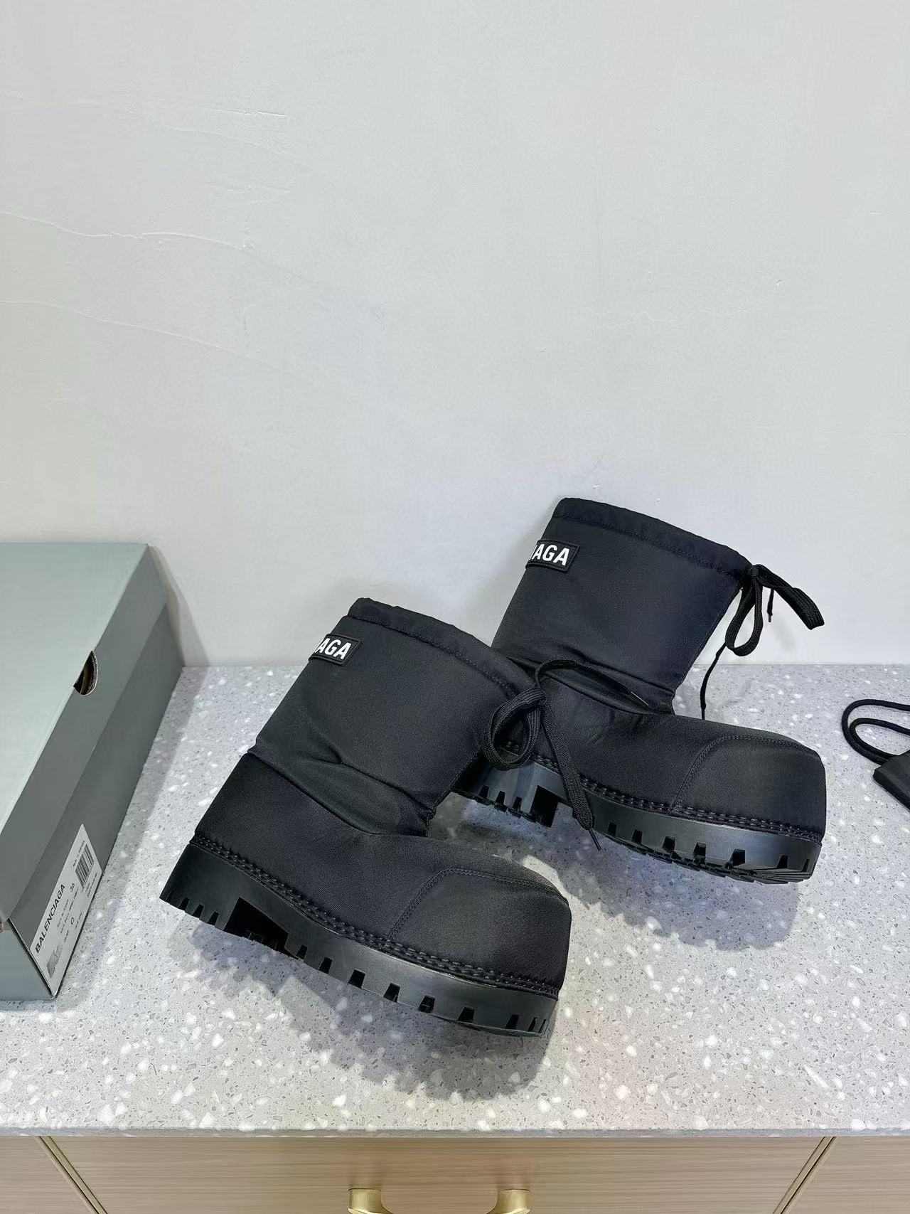 Balenciaga Black Alaska Low Nylon Snow Boot PB 241028