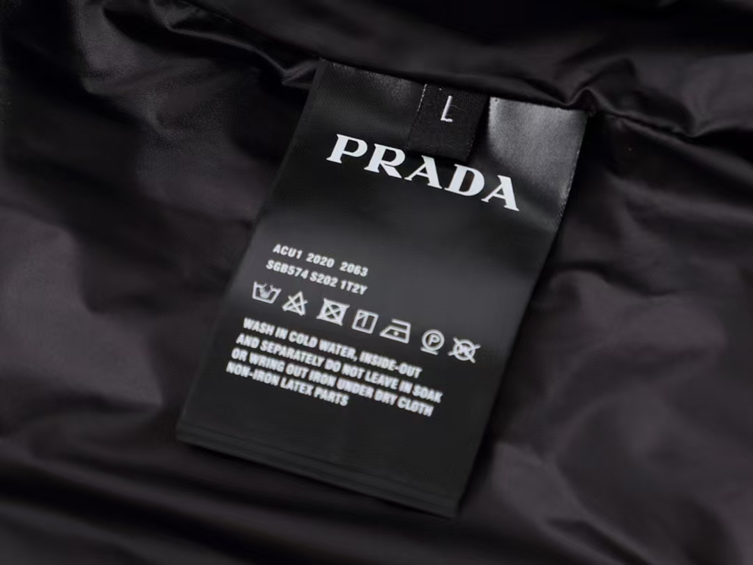 Prada Light Re-Nylon Down Vest YZ241019
