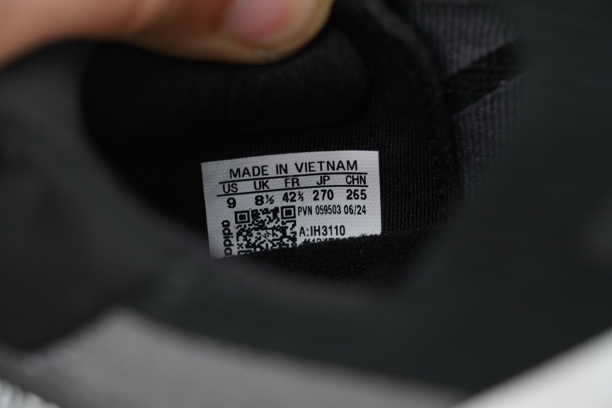 Adidas Ultra Boost 5X Core Black Cloud White Carbon IH3110