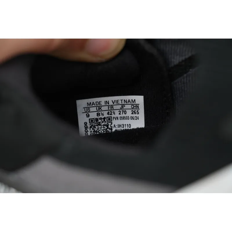 Adidas Ultra Boost 5X Core Black Cloud White Carbon IH3110