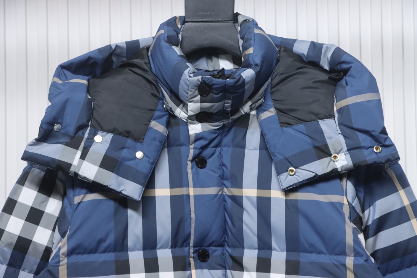 Burberry Check Down Jacket Blue CK 520698670