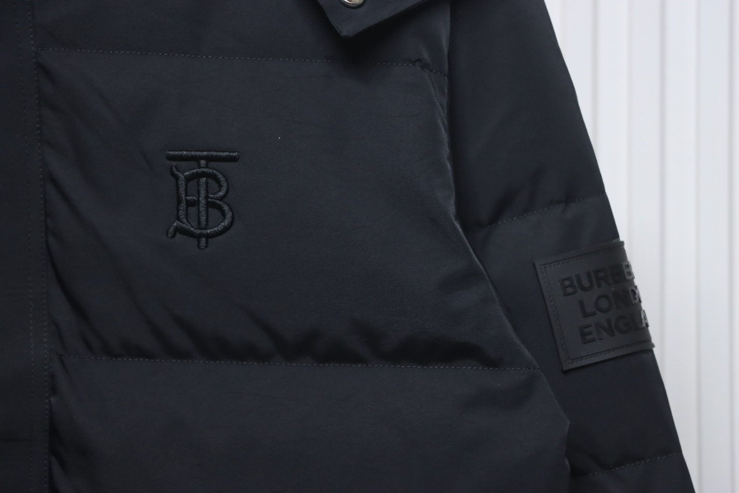 Burberry Embroidered Small Logo Stand Collar Hooded Down Jacket CK22Fw WR6202024050