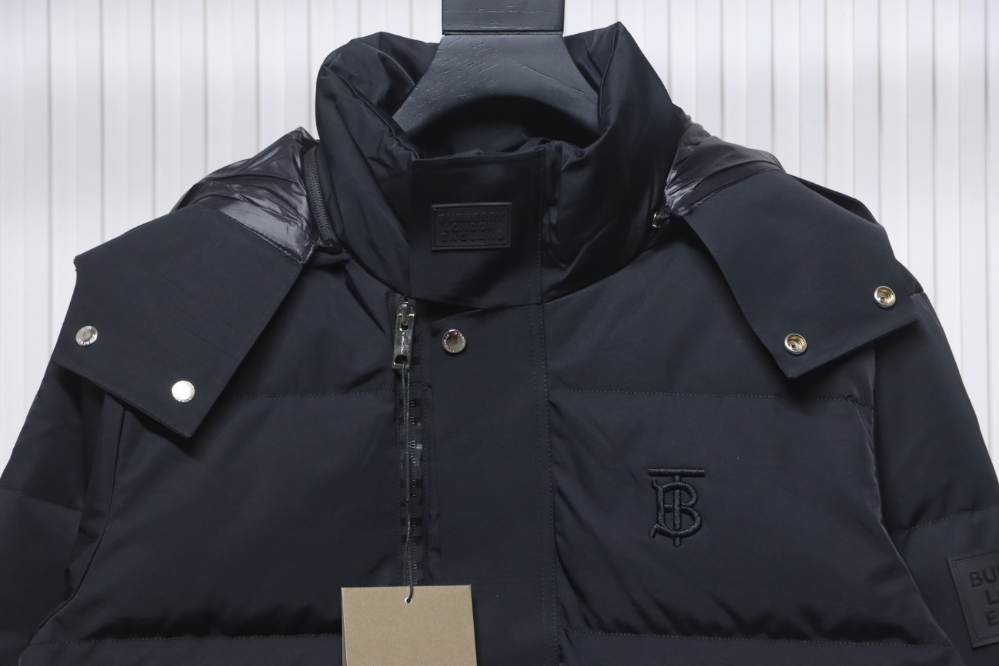 Burberry Embroidered Small Logo Stand Collar Hooded Down Jacket CK22Fw WR6202024050