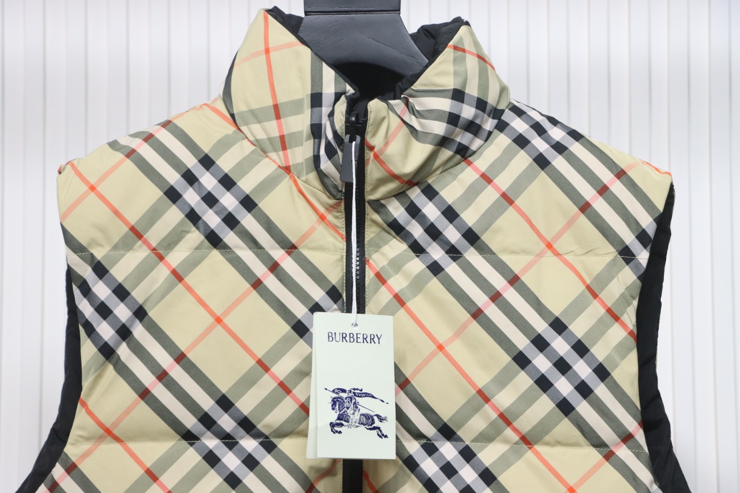 Burberry Reversible Check Pattern Waistcoat Vest Beige CK WN5002024038