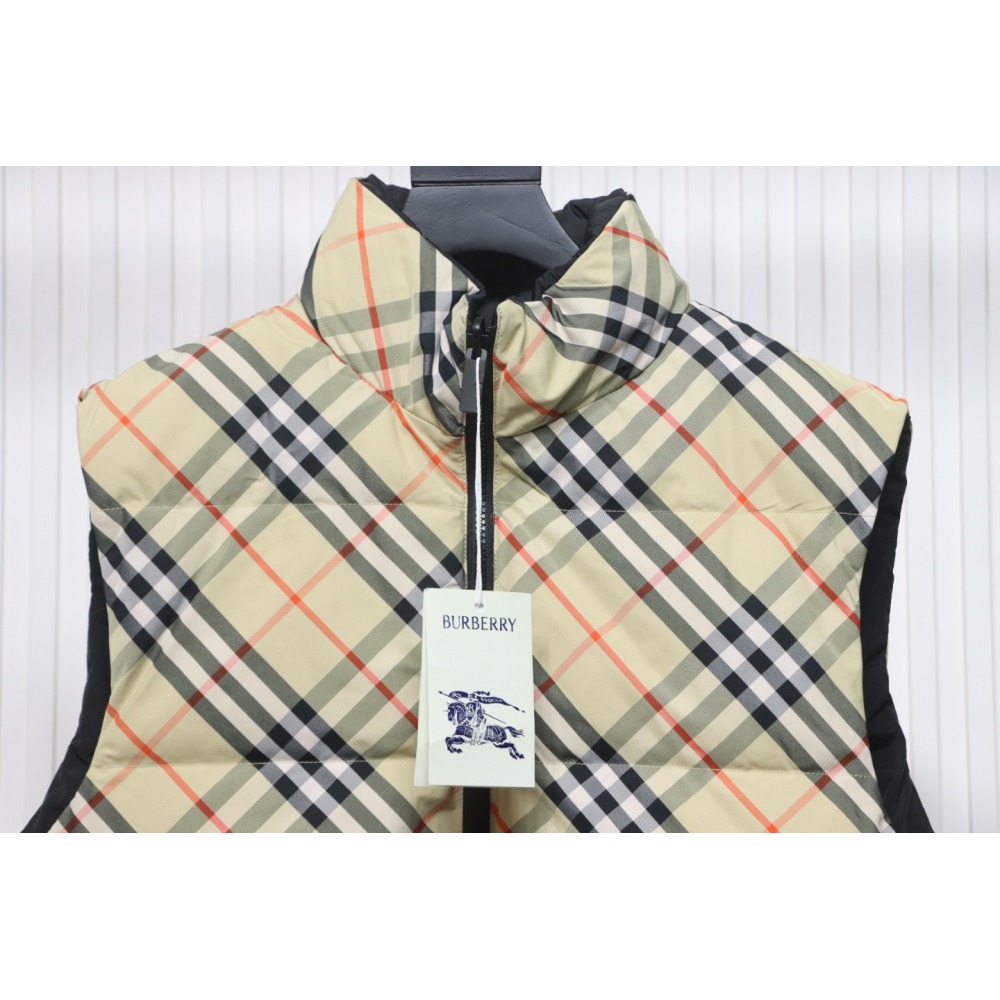 Burberry Reversible Check Pattern Waistcoat Vest Beige CK WN5002024038