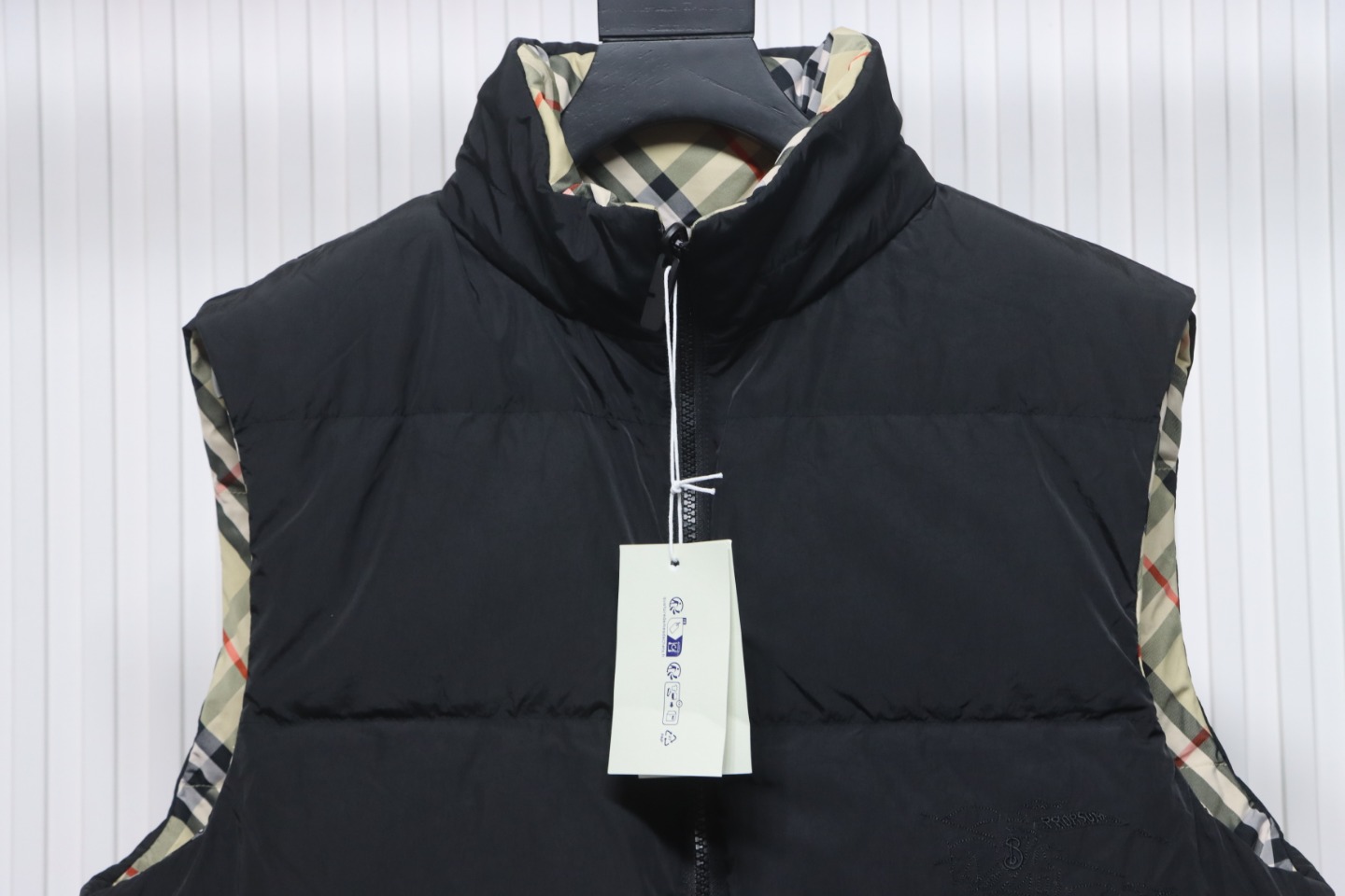 Burberry Reversible Check Pattern Waistcoat Vest Beige CK WN5002024038