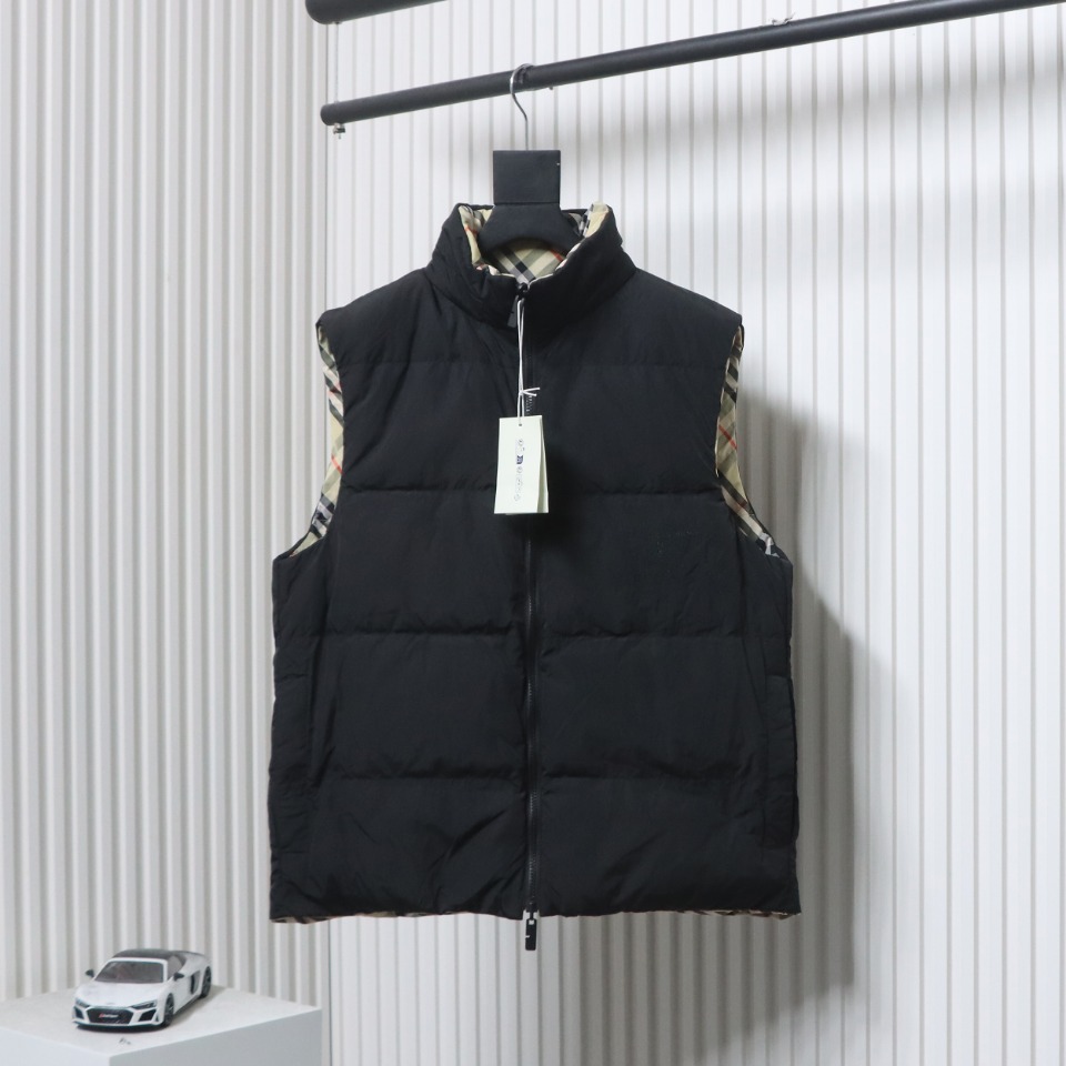 Burberry Reversible Check Pattern Waistcoat Vest Beige CK WN5002024038