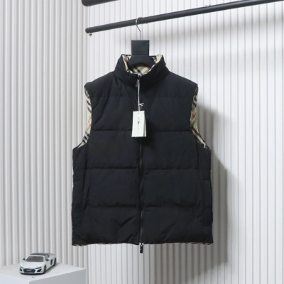 Burberry Reversible Check Pattern Waistcoat Vest Beige CK WN5002024038 01