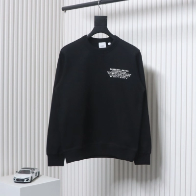 Burberry Coordinate Letter Printed Sweatshirt Black CK WR2402024012 01