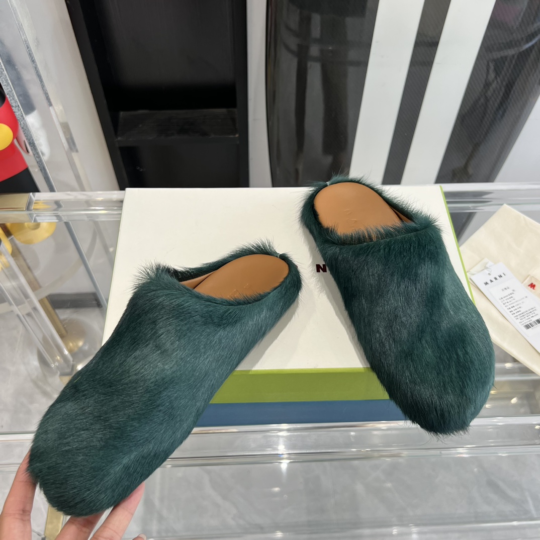 Marni Green LONG-HAIR CALFSKIN FUSSBETT SABOT Slide Green PB SBMS004601P4122