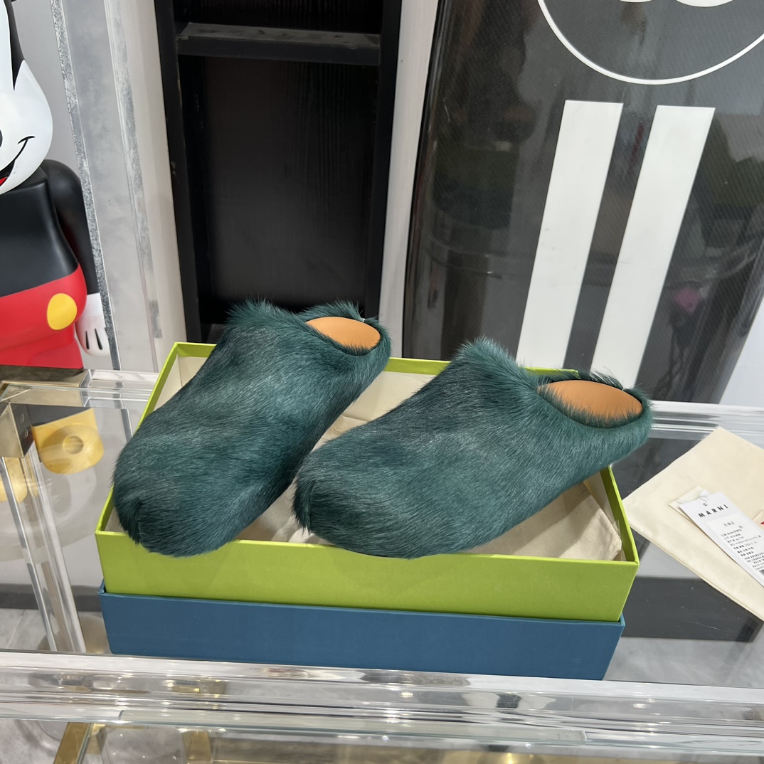 Marni Green LONG-HAIR CALFSKIN FUSSBETT SABOT Slide Green PB SBMS004601P4122