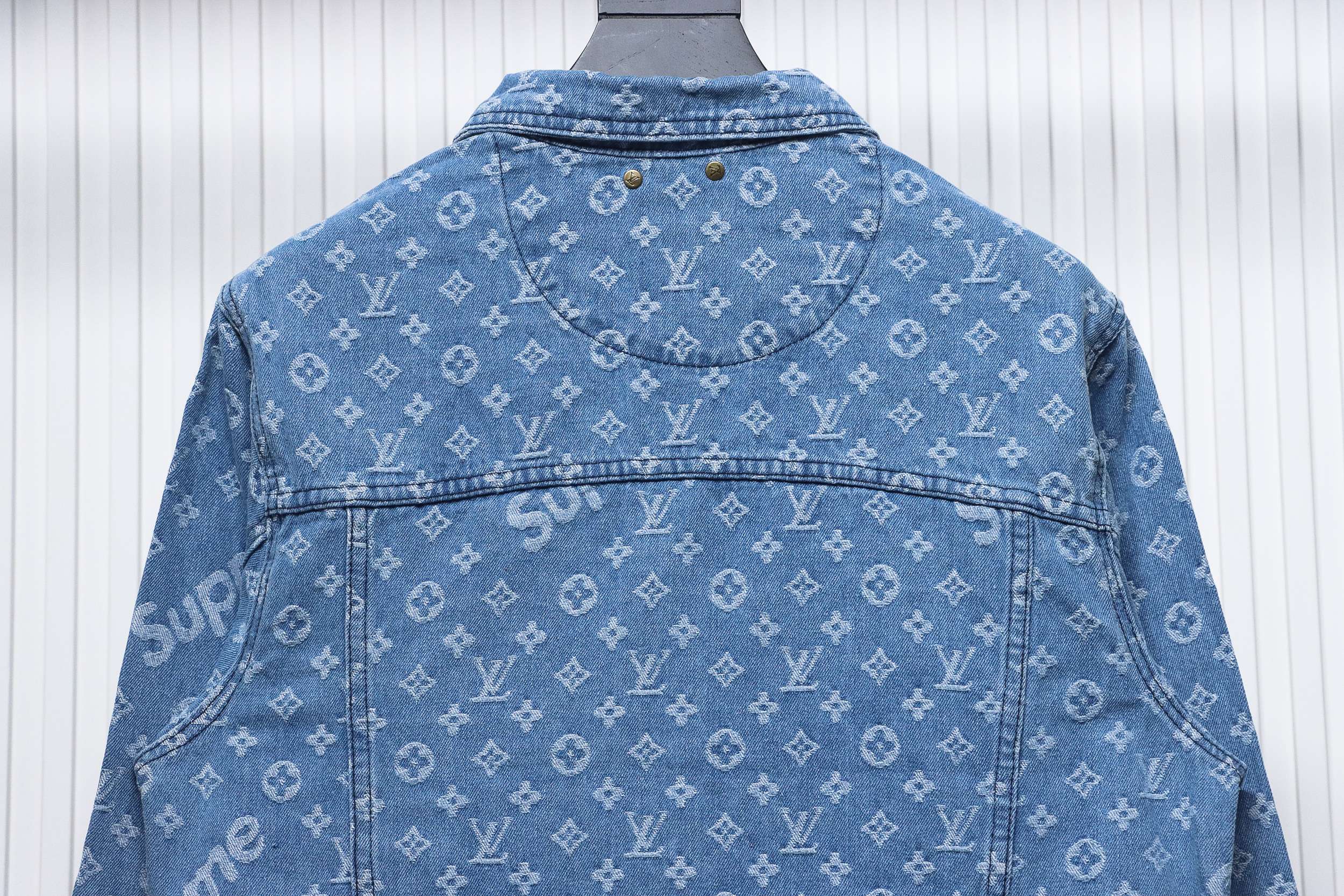 Supreme x Louis Vuitton Jacquard Denim Trucker Jacket Blue CK 2802023018