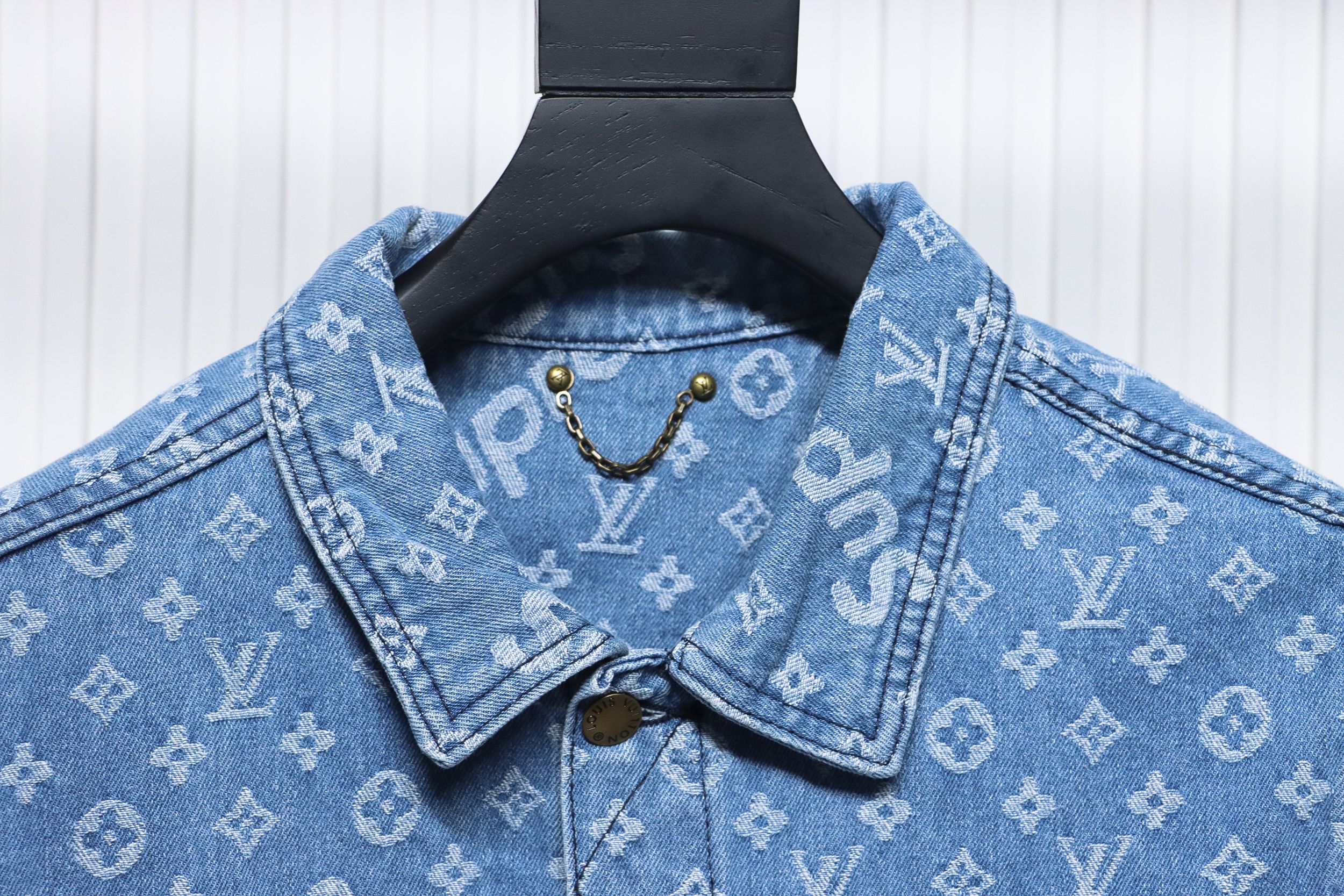 Supreme x Louis Vuitton Jacquard Denim Trucker Jacket Blue CK 2802023018