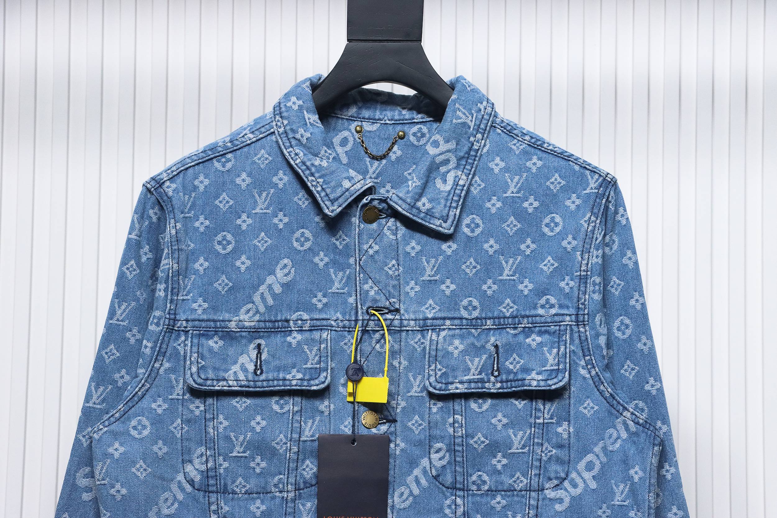 Supreme x Louis Vuitton Jacquard Denim Trucker Jacket Blue CK 2802023018