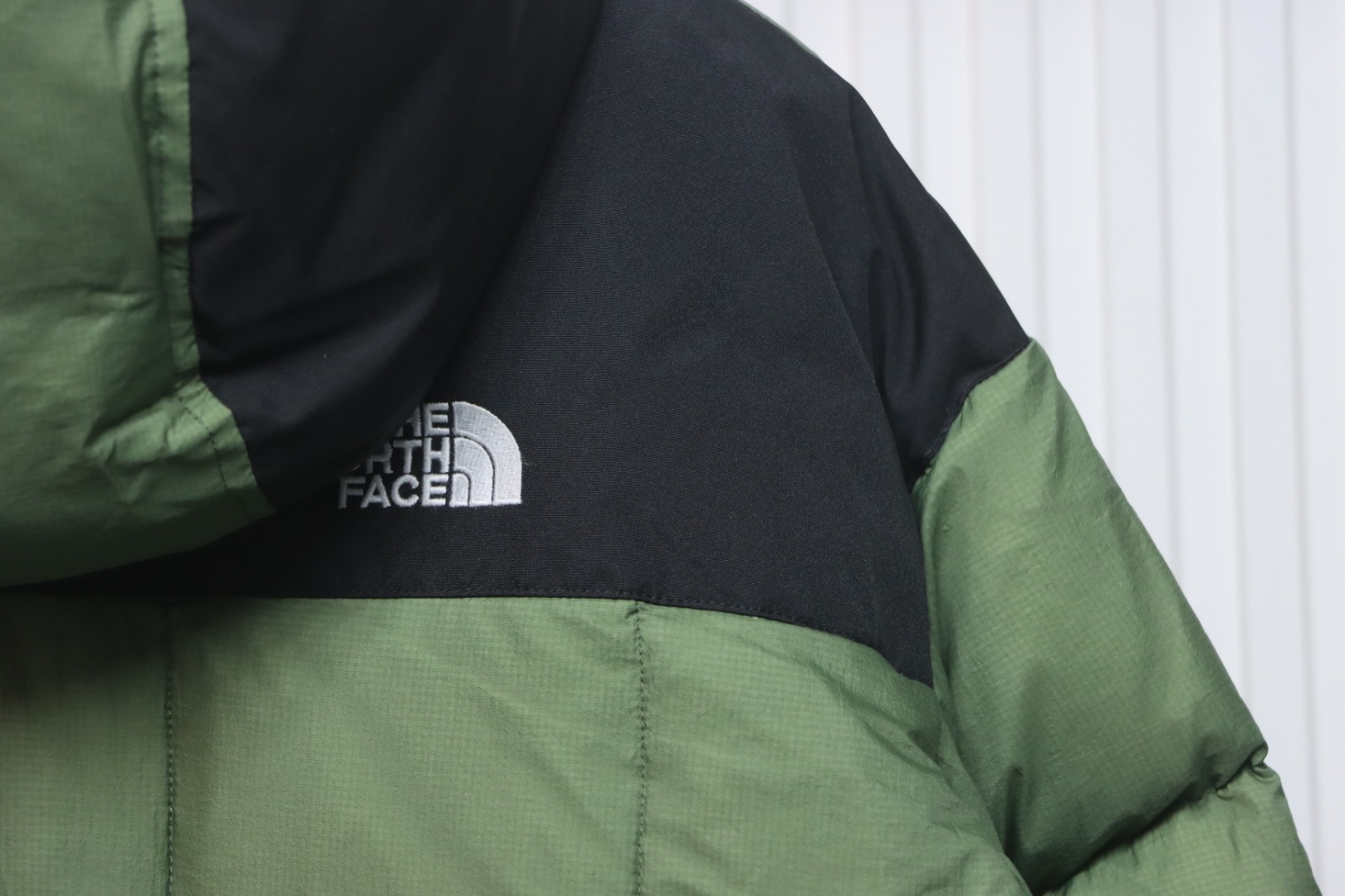 The North Face Nuptse 700 Puffer Down Jacket Green and Black CK 5102024040