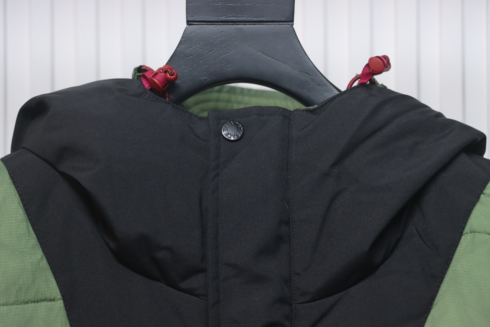 The North Face Nuptse 700 Puffer Down Jacket Green and Black CK 5102024040