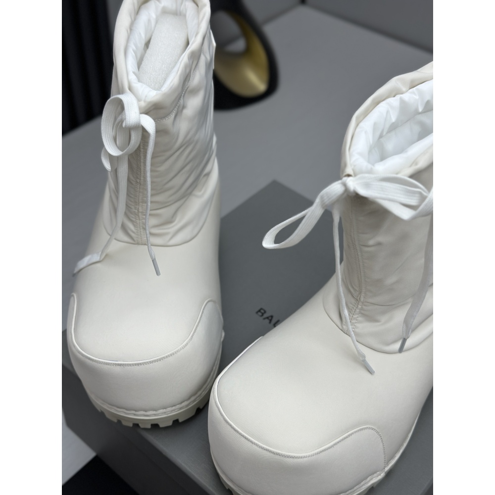 Balenciaga Alaska Low Boot In White Nylon PB 241220