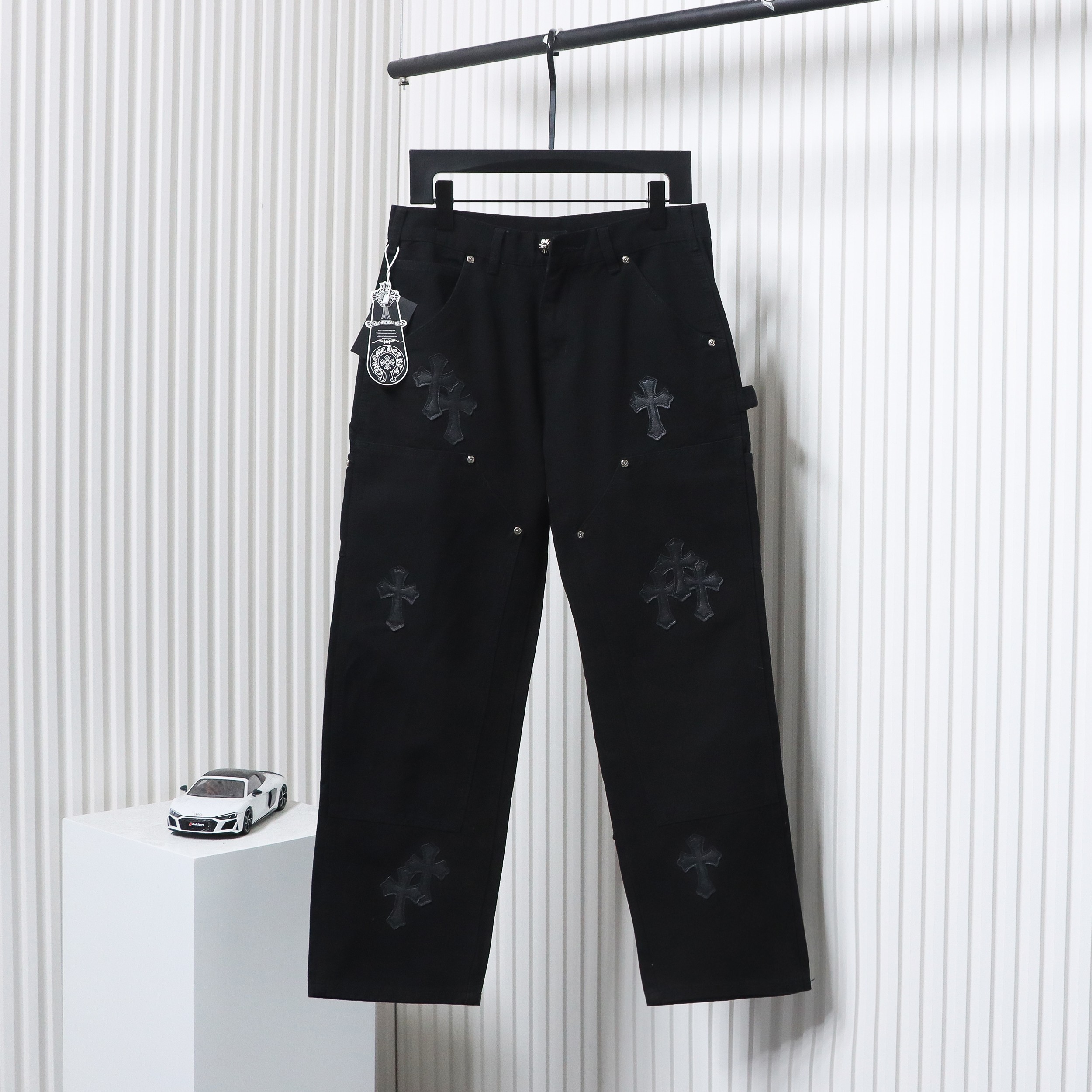 Stockxkicks' Chrome Hearts jeans reps are trusted by reddit. Shop top replica chrome hearts clothing here.