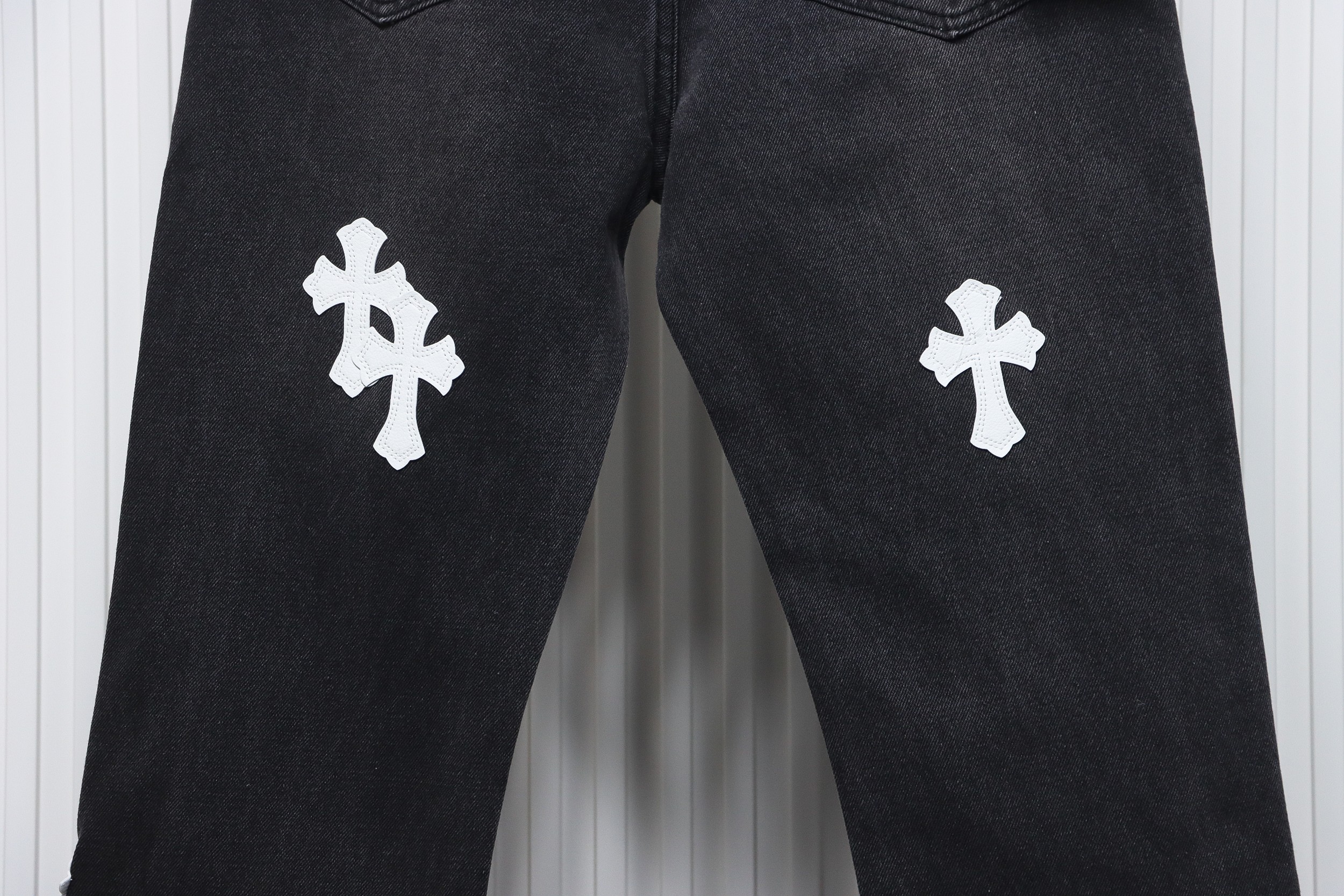 Chrome Hearts White Leather Cross Jean CK 2402023014