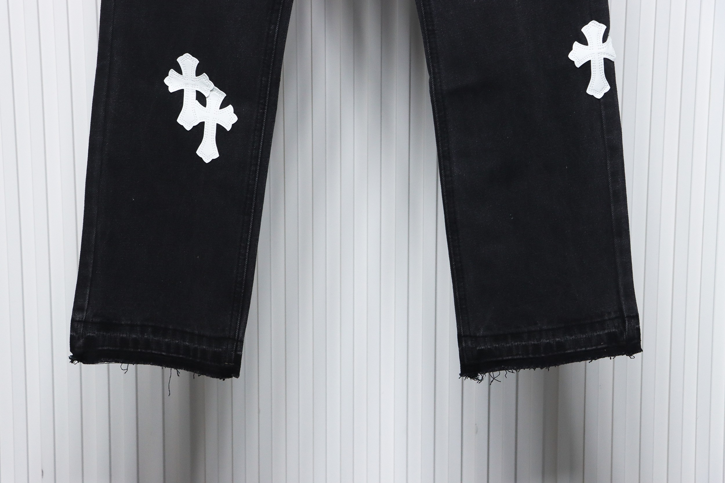 Chrome Hearts White Leather Cross Jean CK 2402023014