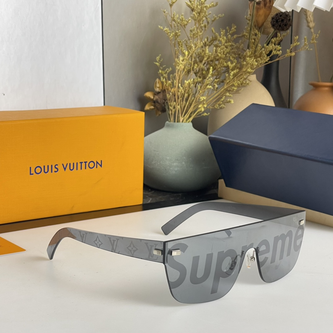 Louis Vuitton × Supreme Mirrored Capital Letter Sunglasses