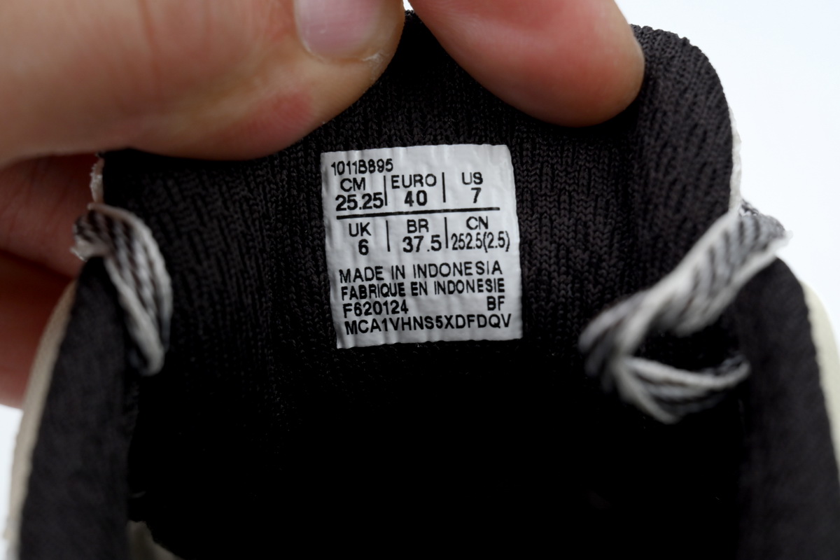 ASICS Gel-Kahana 8 'Black and White' 1011B895-200