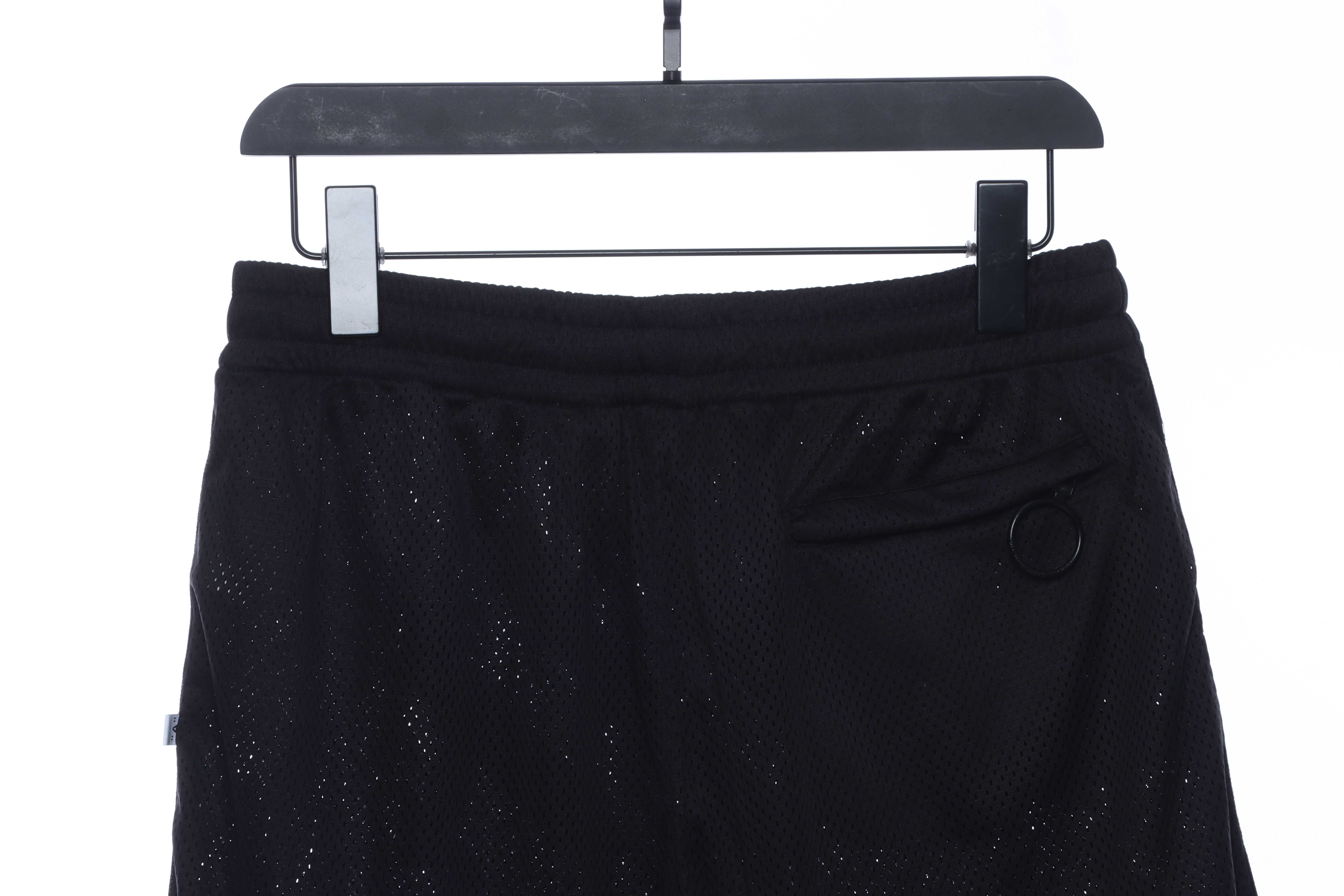 Off White Logo twill print shorts 0543