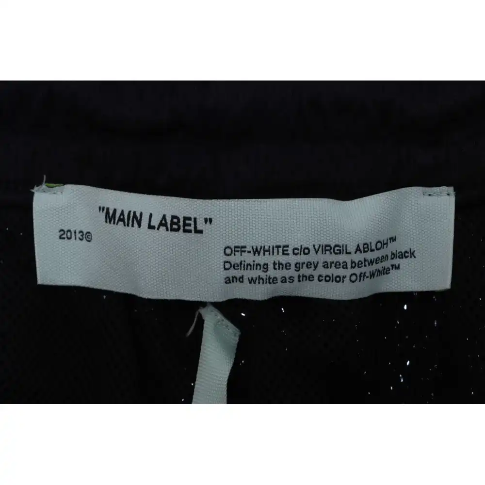 Off White Logo twill print shorts 0543