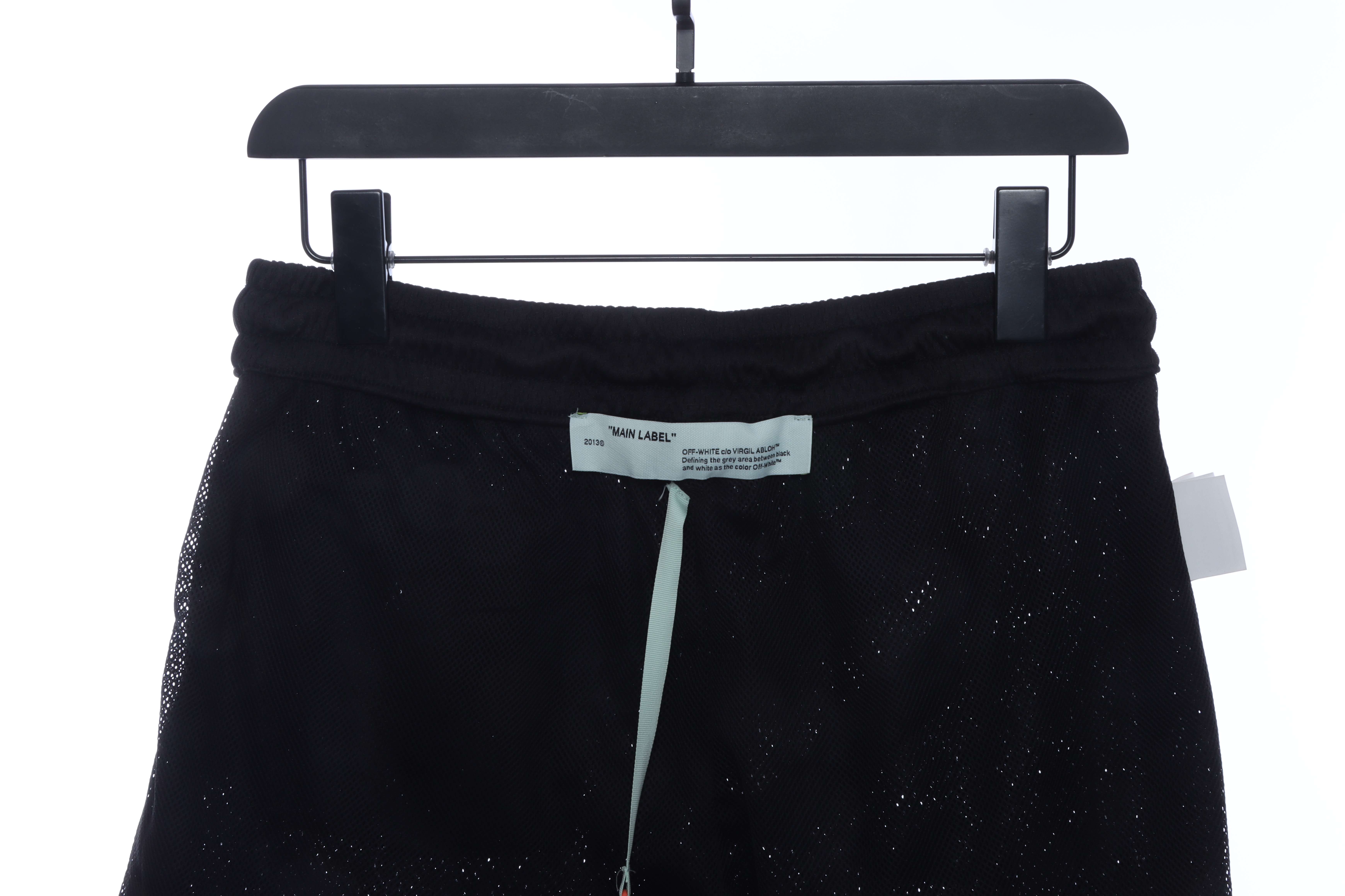 Off White Logo twill print shorts 0543