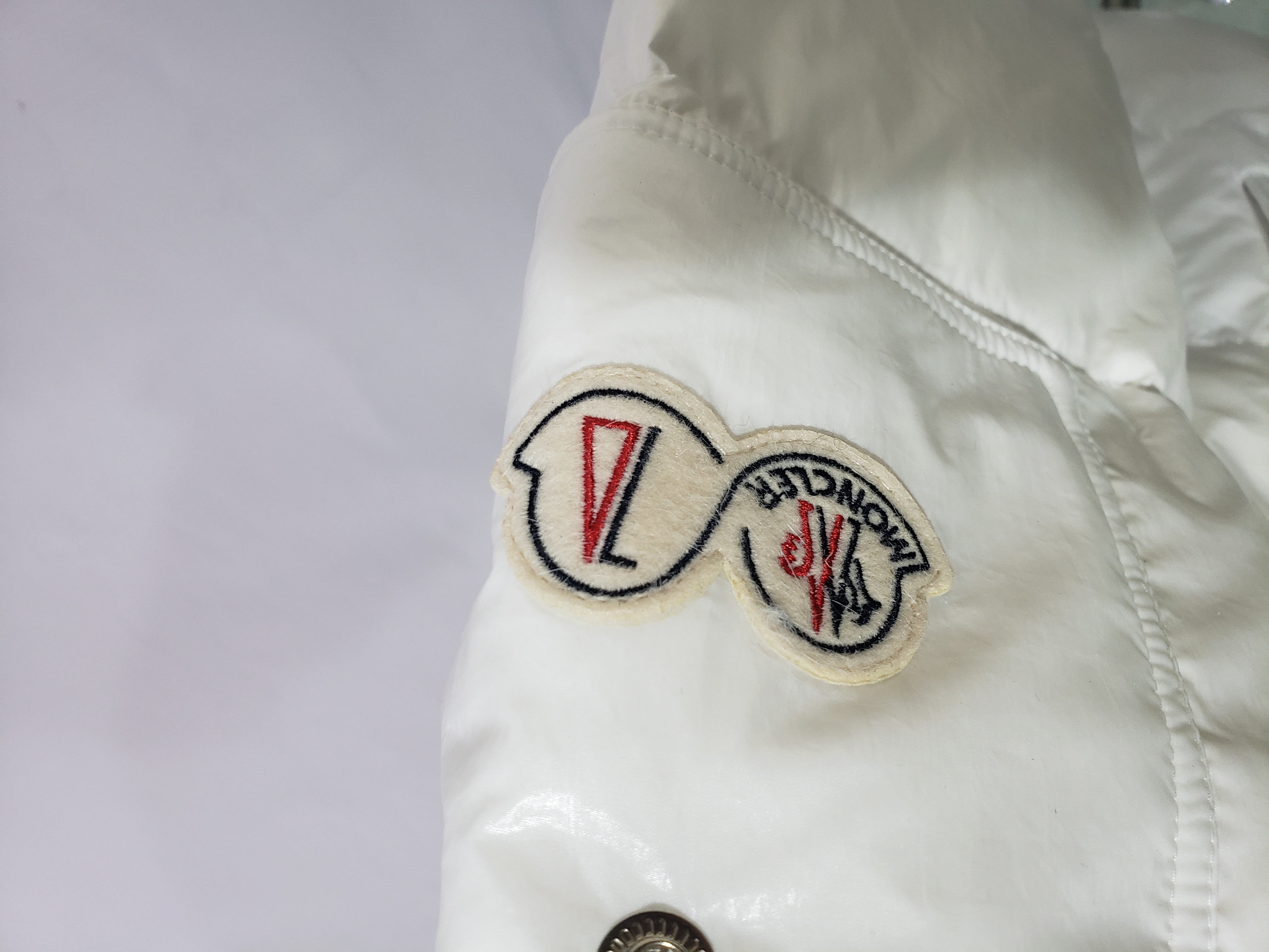 Moncler Dincer padded Down Jacket White YZ MM013