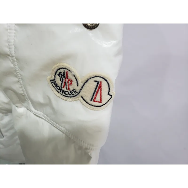 Moncler Dincer padded Down Jacket White YZ MM013