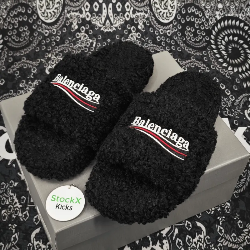 Balenciaga Black Furry Slides（QC needs at least 5 days or more）