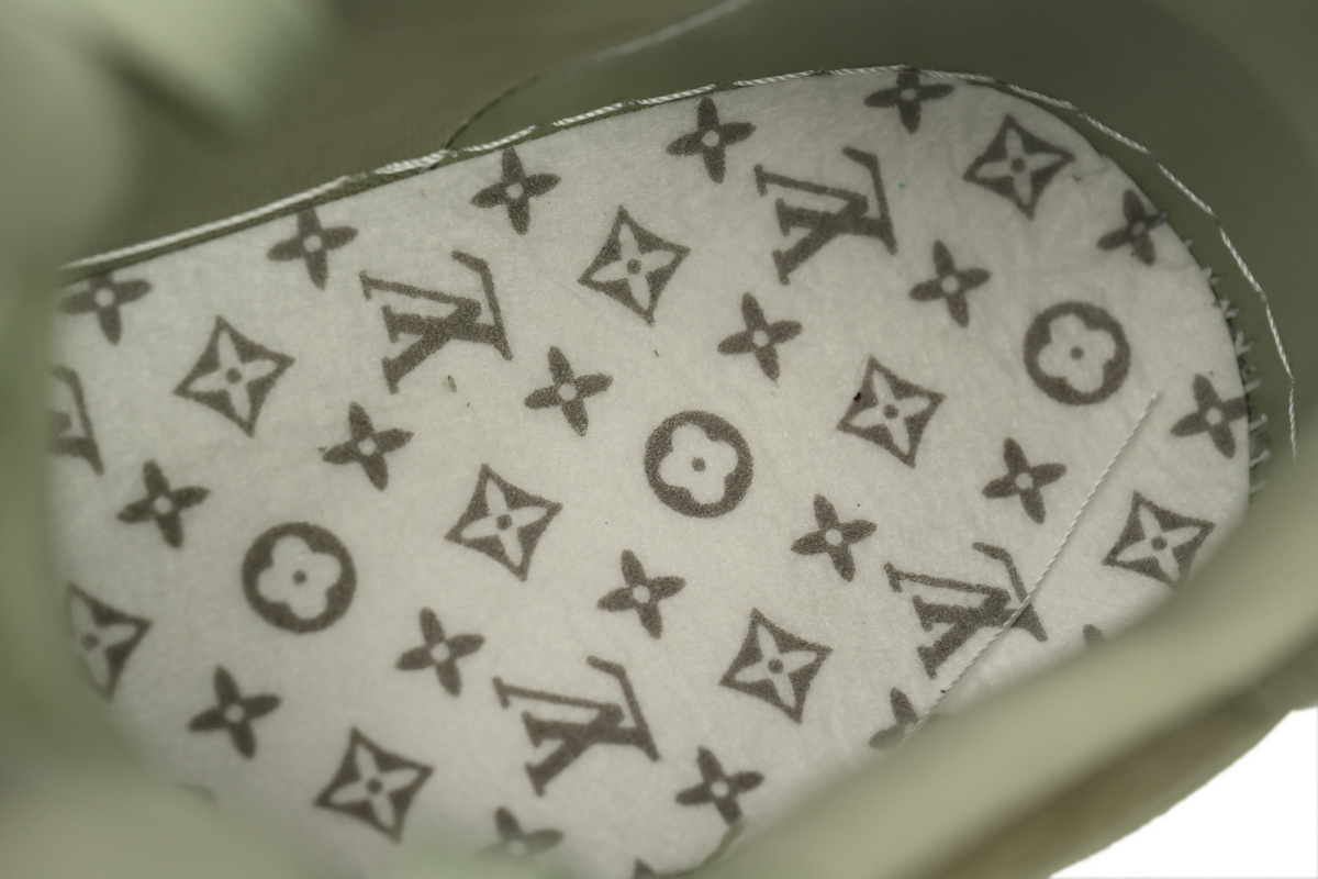 Louis Vuitton Trainer Sneaker Green 1AHTG3