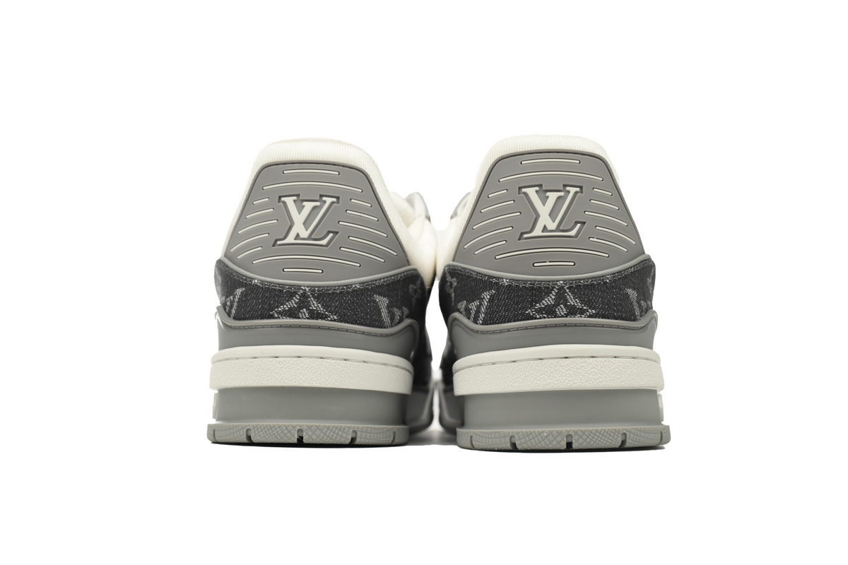 Louis Vuitton Trainer Sneaker Grey 1AHOUD