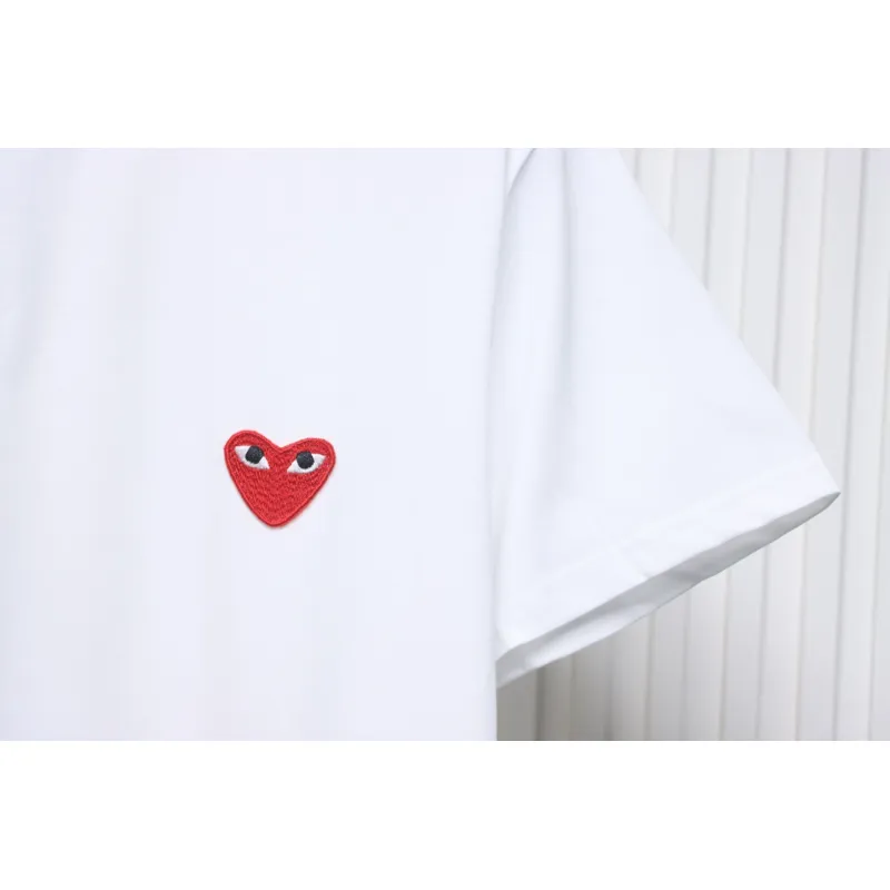 CDG PLAY Heart Round Neck T-shirt