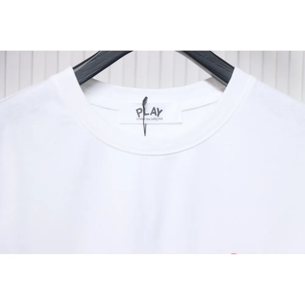 CDG PLAY Heart Round Neck T-shirt