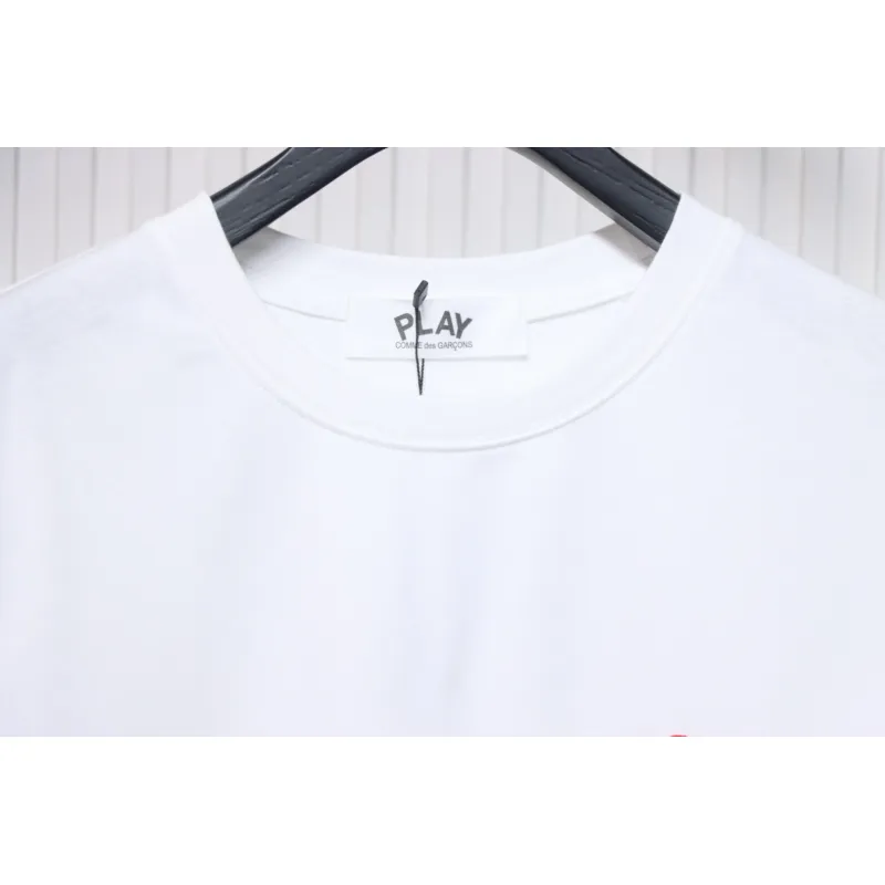 CDG PLAY Heart Round Neck T-shirt